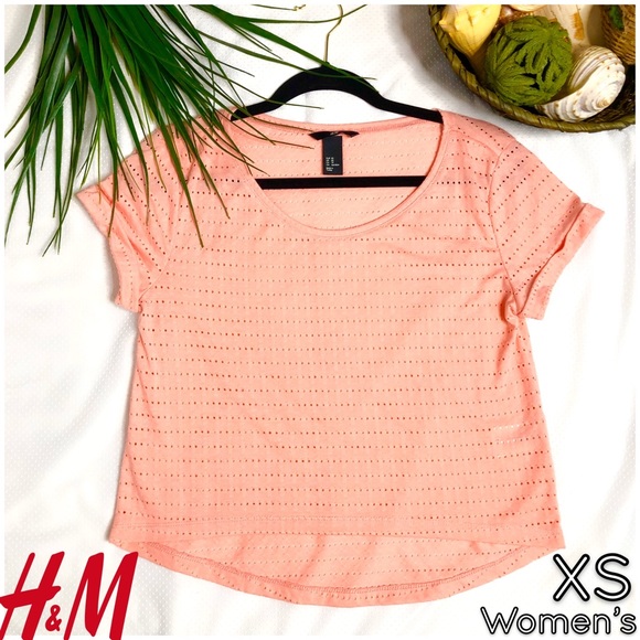 H&M Tops - H&M coral pink short sleeve women’s crop top